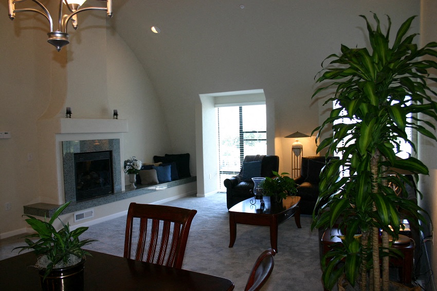 The Penthouse Apartments is a similar property to Tresor Family Apartments located in Salinas